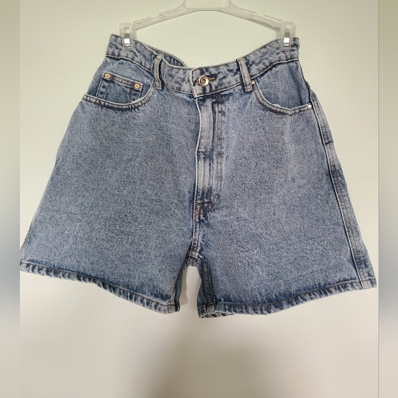 SOLD ⚡️Shorts- Mom Jean - Picture 4 of 4